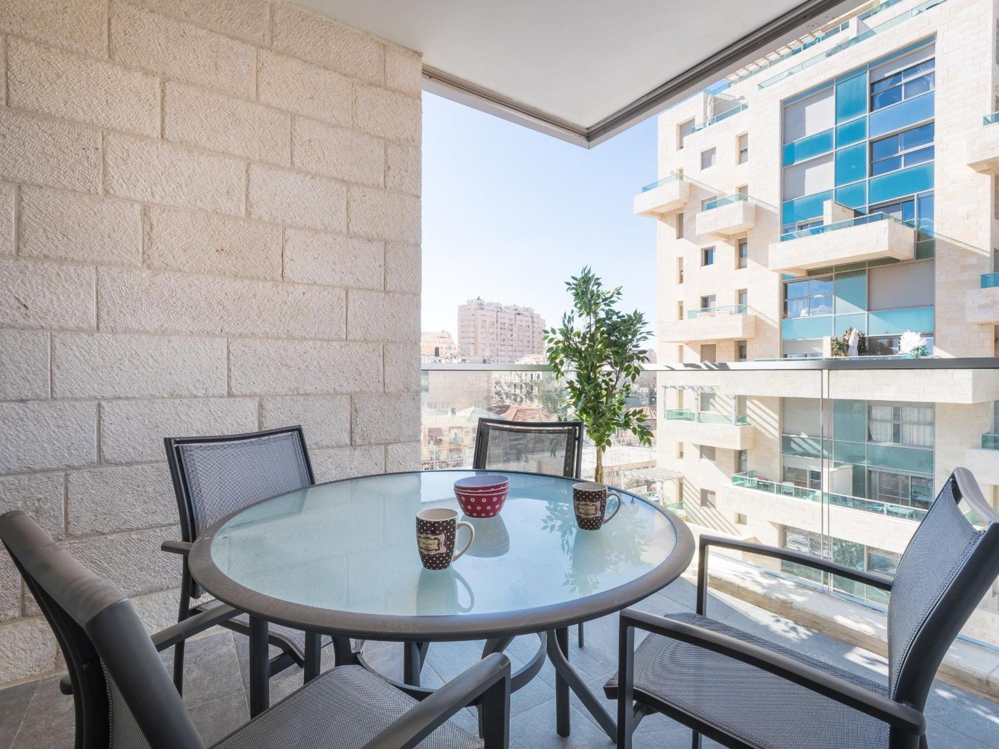 Full Option 7 People Apartment Jerusalem